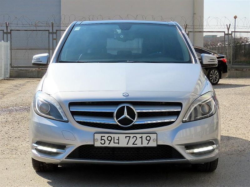 2013 Mercedes-Benz B-Class B200 CDI Blue efficiency Sport pack photo 1