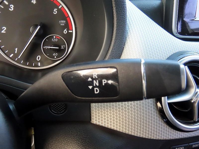 2013 Mercedes-Benz B-Class B200 CDI Blue efficiency Sport pack photo 10