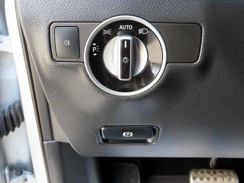 2013 Mercedes-Benz B-Class B200 CDI Blue efficiency Sport pack photo 12