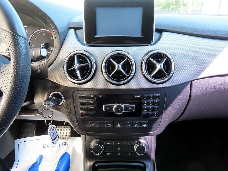 2013 Mercedes-Benz B-Class B200 CDI Blue efficiency Sport pack photo 14