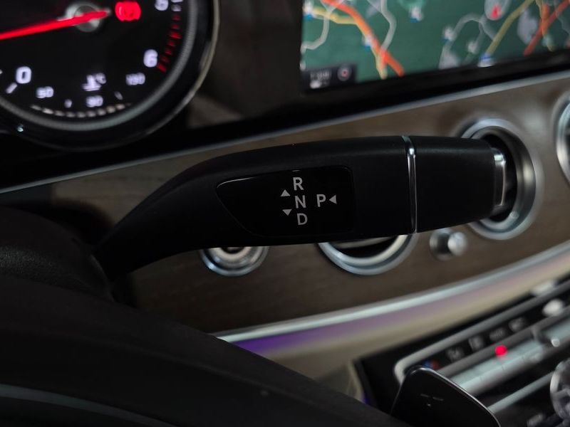 2017 Mercedes-Benz E-Class E220d Exclusive photo 9