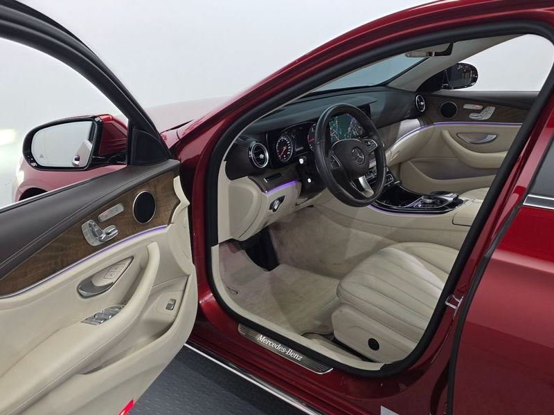 2017 Mercedes-Benz E-Class E220d Exclusive photo 10