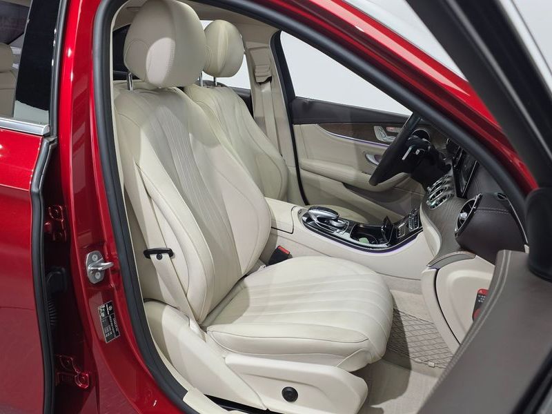 2017 Mercedes-Benz E-Class E220d Exclusive photo 12