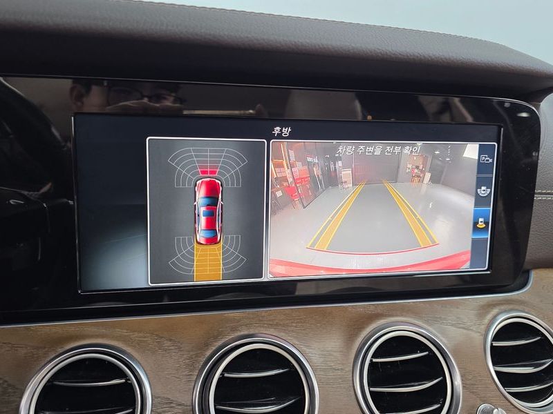 2017 Mercedes-Benz E-Class E220d Exclusive photo 17