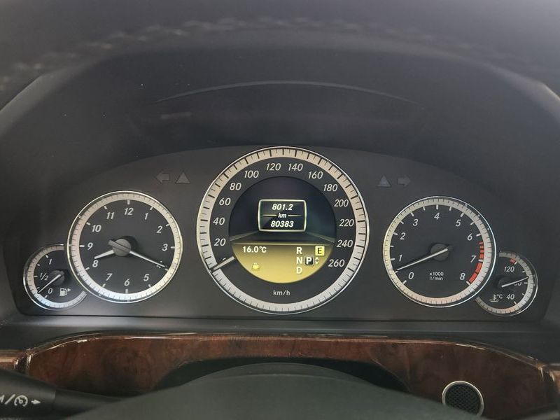 2012 Mercedes-Benz E-Class E300 Elegance photo 8