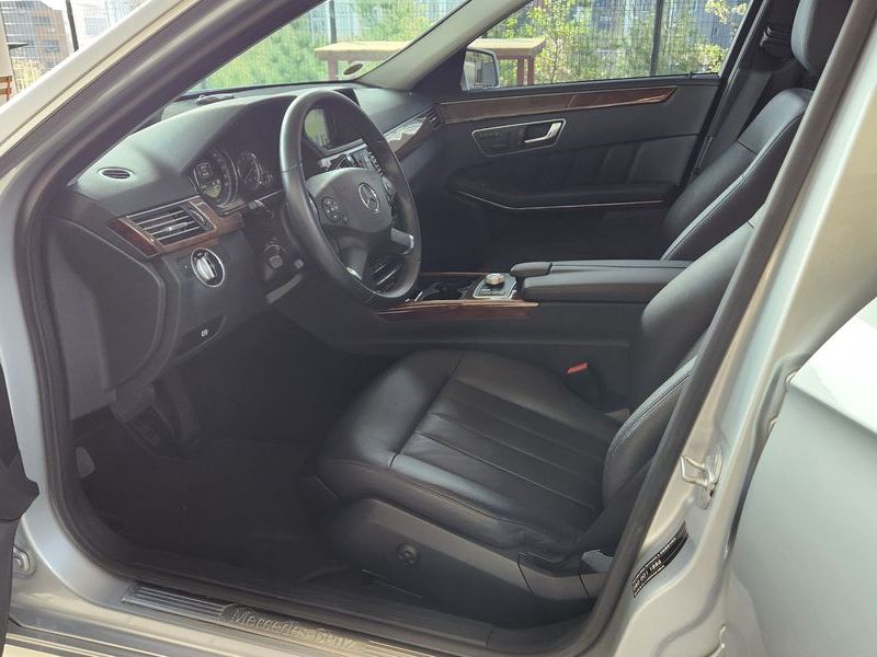 2012 Mercedes-Benz E-Class E300 Elegance photo 10