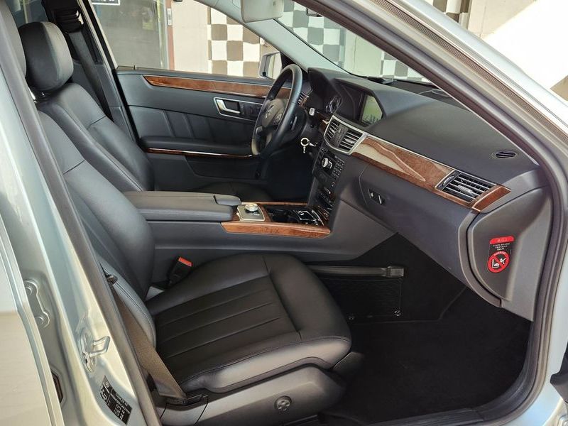 2012 Mercedes-Benz E-Class E300 Elegance photo 13