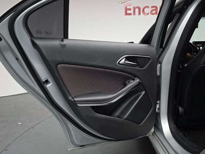 2014 Mercedes-Benz A-Class A200 CDI Style photo 25