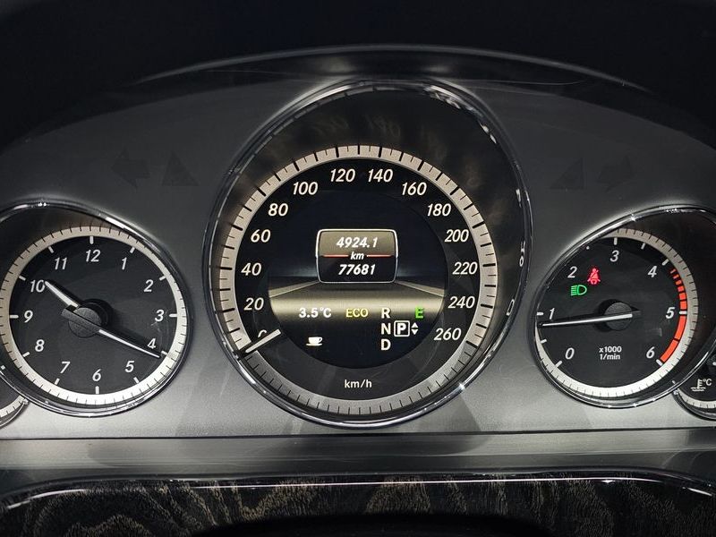 2013 Mercedes-Benz E-Class E220 CDI Avantgarde photo 8