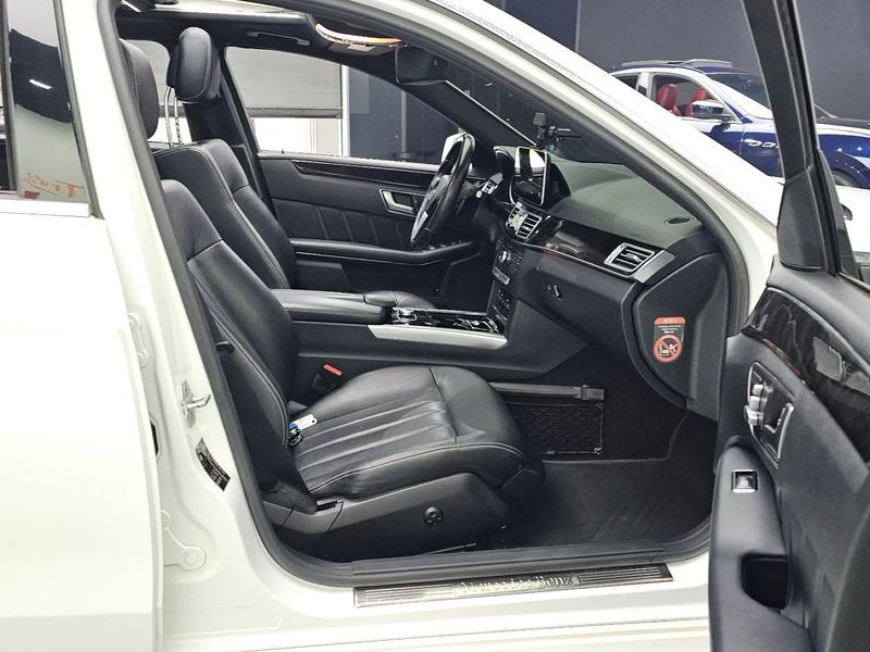 2016 Mercedes-Benz E-Class E220 CDI Avantgarde photo 11