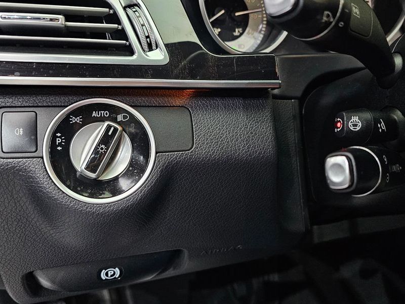 2016 Mercedes-Benz E-Class E220 CDI Avantgarde photo 16