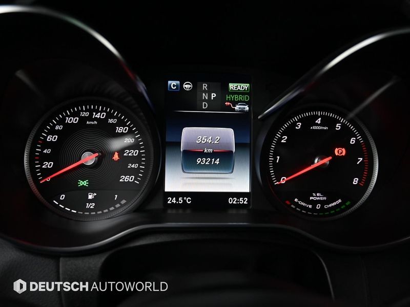 2018 Mercedes-Benz C-Class GLC350e 4MATIC AMG Line photo 8