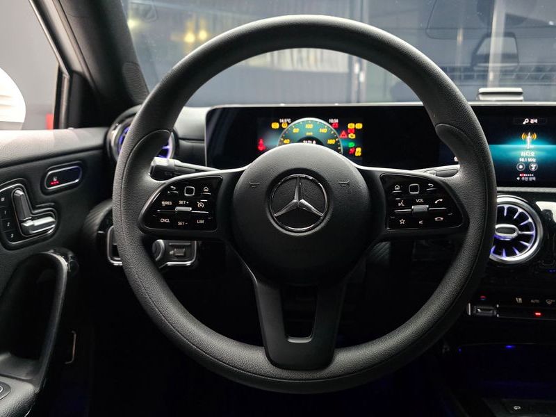 2020 Mercedes-Benz A-Class A250 4MATIC Sedan photo 13