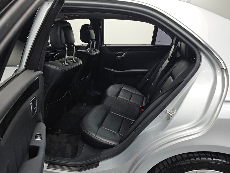 2013 Mercedes-Benz E-Class E300 Avantgarde Sports Package photo 11