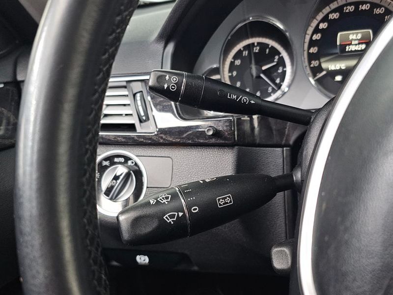 2013 Mercedes-Benz E-Class E300 Avantgarde Sports Package photo 15