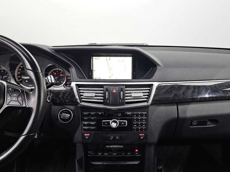 2013 Mercedes-Benz E-Class E300 Avantgarde Sports Package photo 17