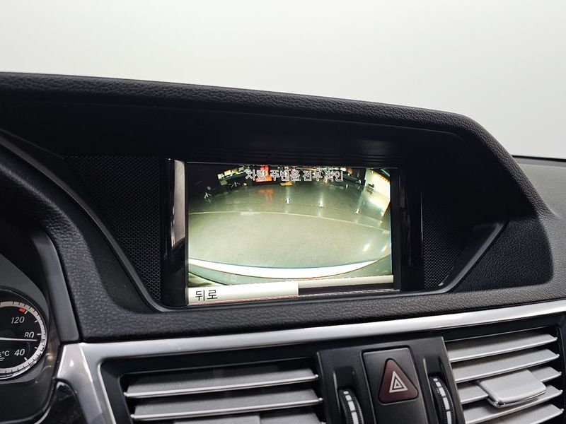 2013 Mercedes-Benz E-Class E300 Avantgarde Sports Package photo 18