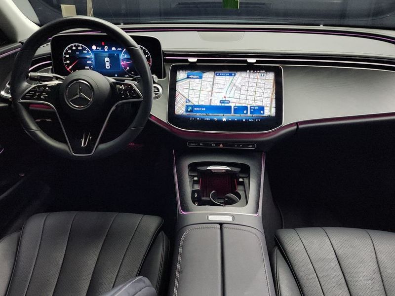 2024 Mercedes-Benz E-Class E200 Avantgarde photo 7