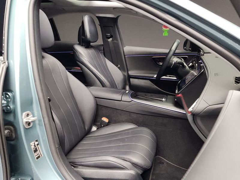 2024 Mercedes-Benz E-Class E200 Avantgarde photo 11