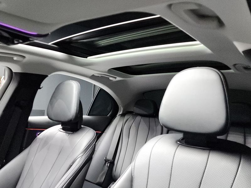 2024 Mercedes-Benz E-Class E200 Avantgarde photo 18