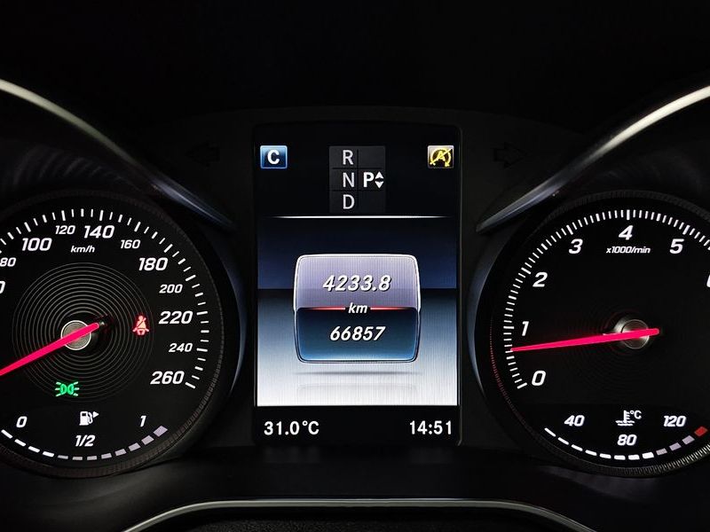 2017 Mercedes-Benz C-Class C200 AMG Line photo 8