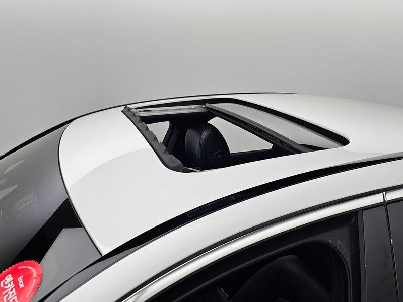 2017 Mercedes-Benz C-Class C200 AMG Line photo 19