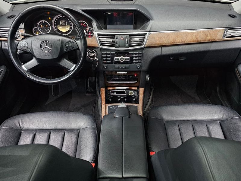 2012 Mercedes-Benz E-Class E300 Elegance photo 7