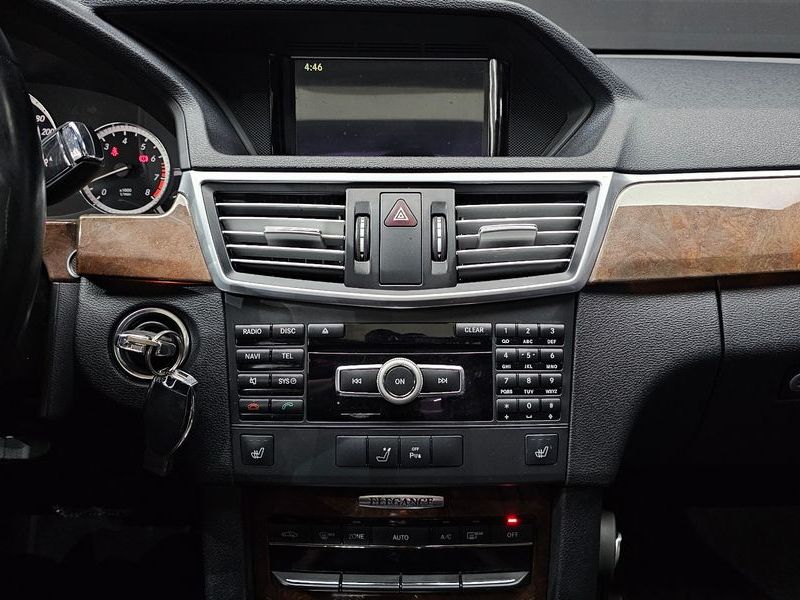 2012 Mercedes-Benz E-Class E300 Elegance photo 13