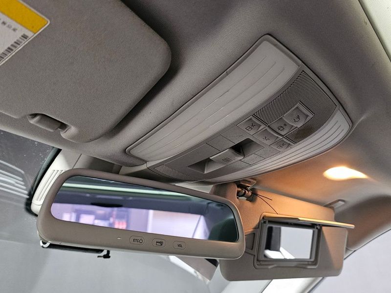 2012 Mercedes-Benz E-Class E300 Elegance photo 16