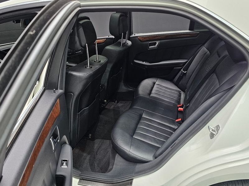 2012 Mercedes-Benz E-Class E300 Elegance photo 18