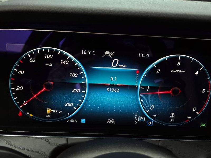 2021 Mercedes-Benz E-Class E220d 4MATIC AMG Line photo 8