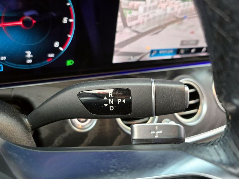 2021 Mercedes-Benz E-Class E220d 4MATIC AMG Line photo 9
