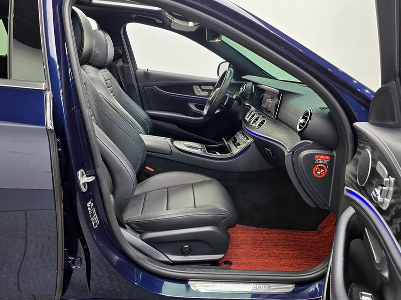 2021 Mercedes-Benz E-Class E220d 4MATIC AMG Line photo 10