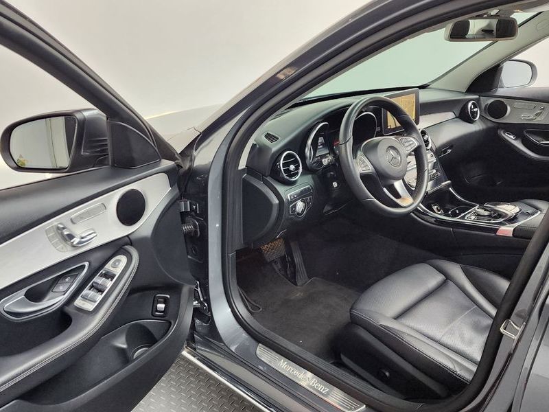 2017 Mercedes-Benz C-Class C200 Avantgarde photo 10