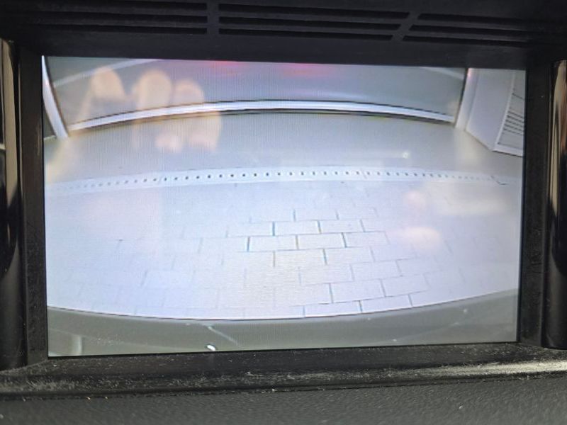 2012 Mercedes-Benz E-Class E200 CGI photo 15