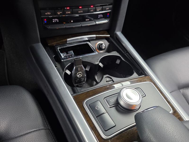 2012 Mercedes-Benz E-Class E200 CGI photo 17