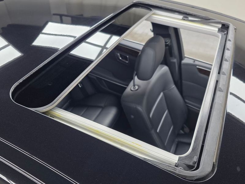 2012 Mercedes-Benz E-Class E200 CGI photo 19