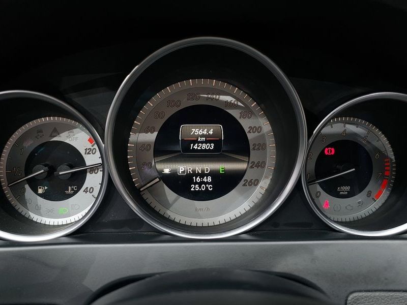 2013 Mercedes-Benz C-Class C200 CGI Avantgarde Style Package photo 8