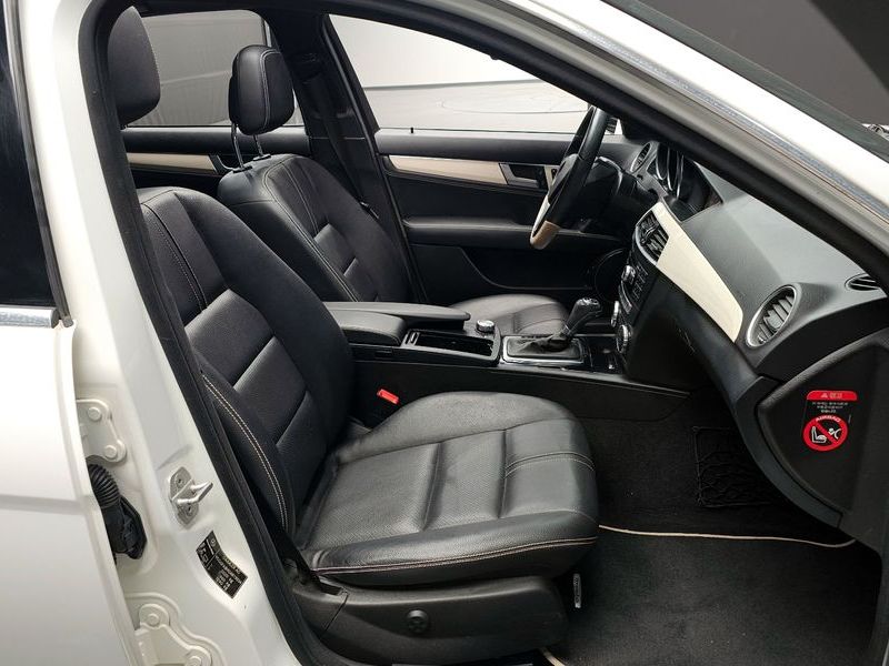 2013 Mercedes-Benz C-Class C200 CGI Avantgarde Style Package photo 10