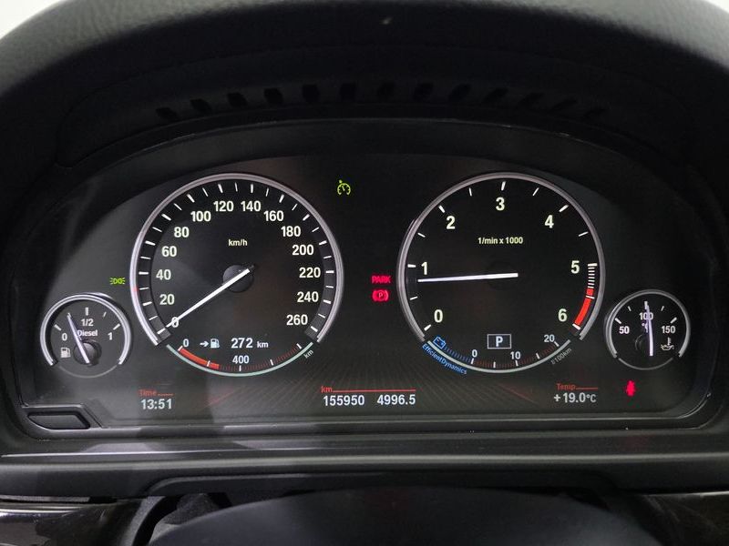 2012 BMW 5 Series 520d photo 8