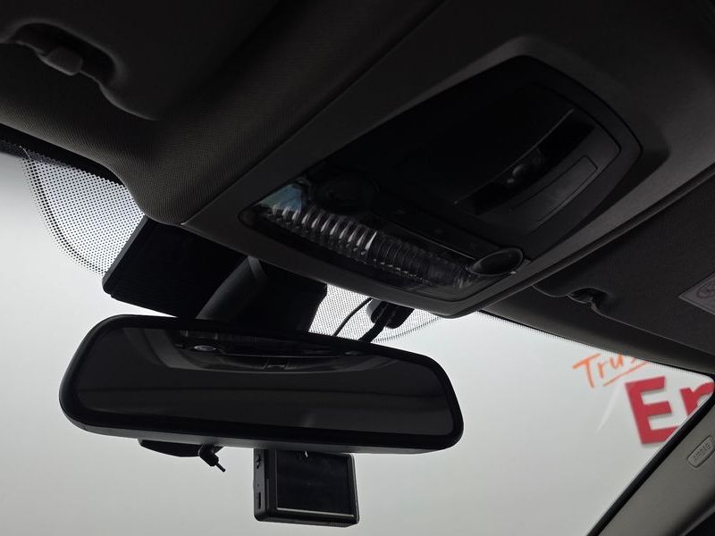 2012 BMW 5 Series 520d photo 18