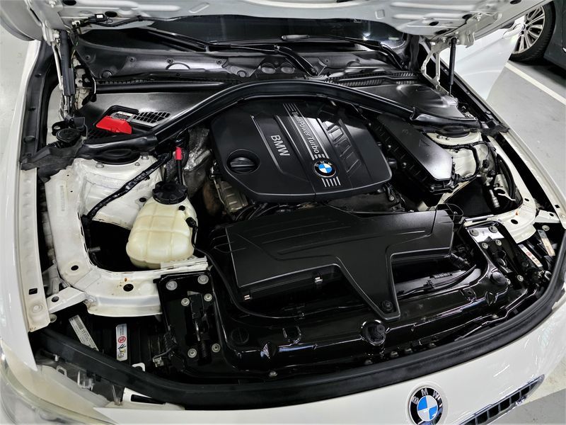 2012 BMW 3 Series 320d Sport photo 19