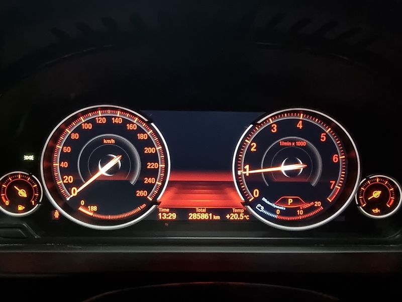 2013 BMW 5 Series 535i photo 8