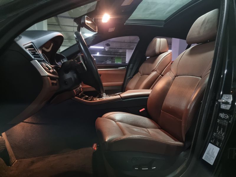 2013 BMW 5 Series 535i photo 10