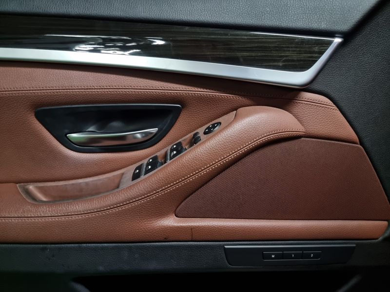2013 BMW 5 Series 535i photo 12