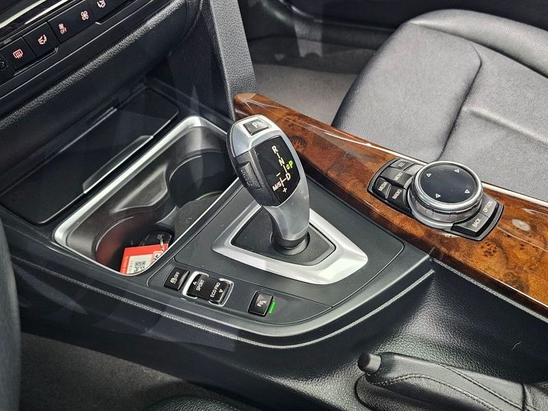 2014 BMW 3 Series 320d photo 9
