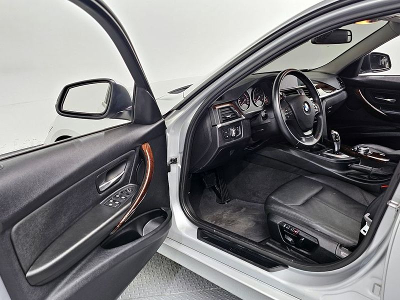2014 BMW 3 Series 320d photo 10