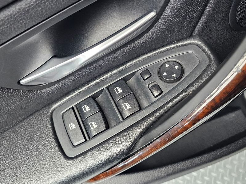 2014 BMW 3 Series 320d photo 14