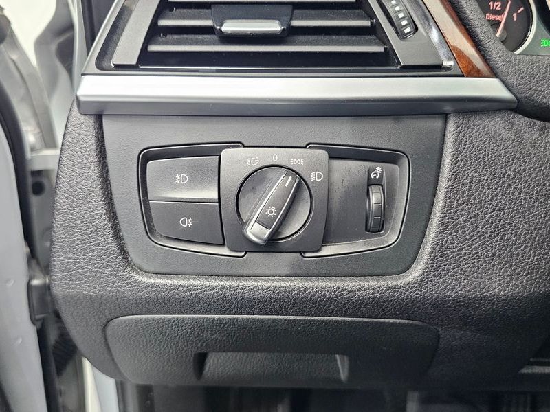 2014 BMW 3 Series 320d photo 15