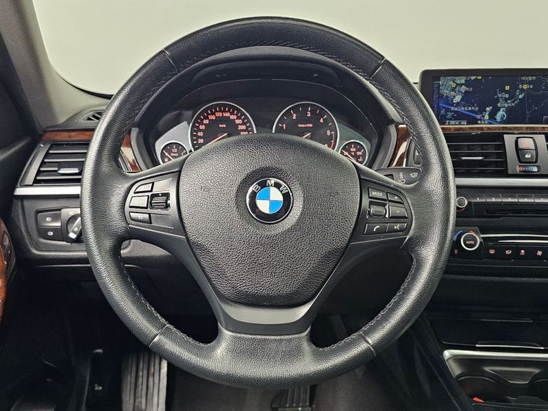 2014 BMW 3 Series 320d photo 16
